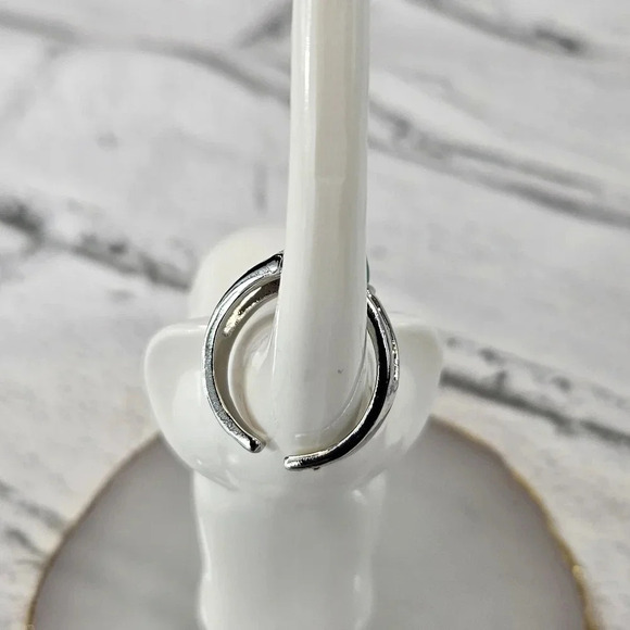 Green Teardrop Adjustable Fashion Ring  A18 - Picture 3 of 5